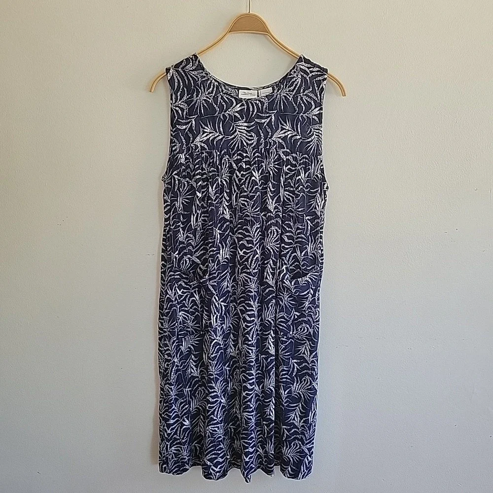Vermont Country Store Sleeveless‎ Muu Muu Dress Jumper Medium Navy Blue Floral